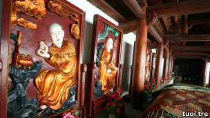 Tranh sơn mới trong chùa Trăm Gian