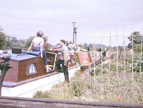 Climbing Stourbridge Canal, 1961