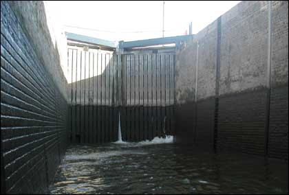 Diglis lock