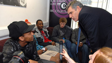 U Takeover : The Prime Minister gets the trainees' attention