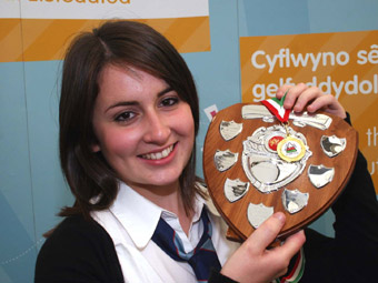 1af Unawd llinynnol Blwyddyn 10-13: Marged Jones, Ysgol gyfun Glantaf, Caerdydd