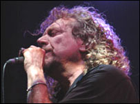 Robert Plant at WOMAD 2005 - pic by Alex Flahive