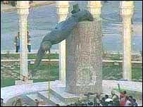 Dymchwel Saddam