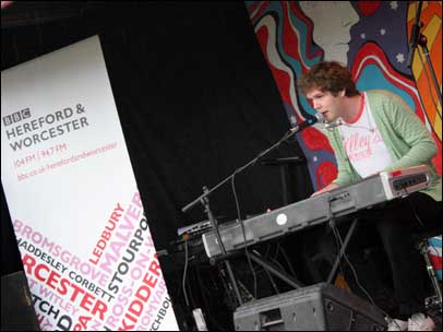 Paul Darron on the Friday Session Introducing stage at Nozstock 2009