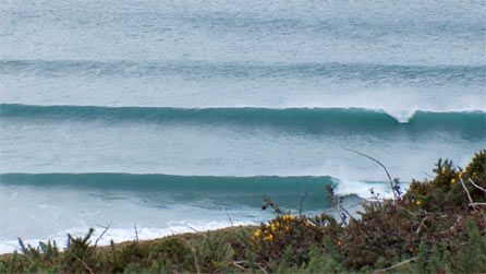 Manorbier beach by Henry Yau