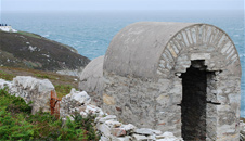 Magazine hut