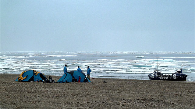Tents on Thor Island