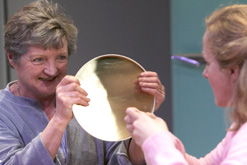 Image: Julia McKenzie in Fuddy Meers (Photo by Manuel Harlan)