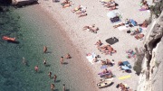 Beach in a rocky inlet of Cassis (Bouches-du-Rhône, Provence-Alpes-Côte-d'Azur region) Photo : Office de Tourisme de Marseille