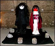 Sortilegus(soothsayer) and Ave Praesul, 2004. Courtesy and copyright Ufuoma Urie