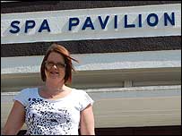 Julie Howes at the Spa Pavilion, Felixstowe