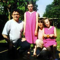 Yvonne with her daughters and her brother, Richard