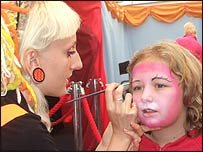 Facepainting fun at RaW