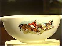 Pyrex with hunting scene