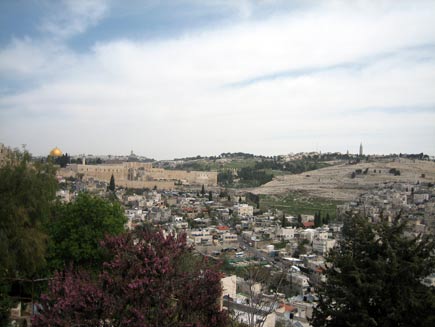 Overview of Jerusalem Old City and Temple Mount, sloping down into the Kidron Valley and up again to the Mount of Olives