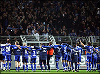 Schalke 04 and their fans in unison