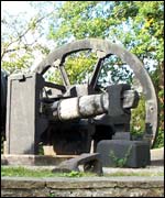 Tilting hammer