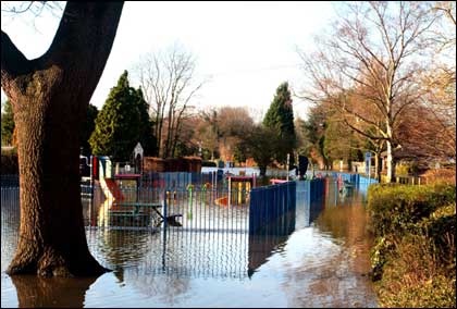 Floods in Stourport photographed by Pete Cheshire