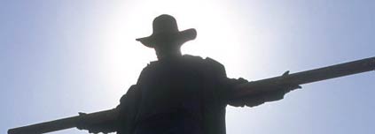 The Creeper hangs around on set for Jeepers Creepers 2