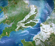 Map showing layers of chalk between Britain and France