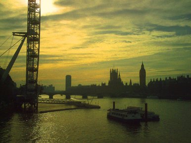London yellow sky