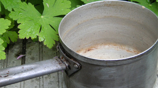 Eric Fleming talks about a cooking pot that travelled with his father-in-law through the Second World War Eric Fleming talks about a cooking pot that travelled with his father-in-law through the Second World War