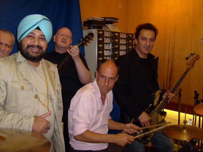 Daler and The Wolfmen alongside drummer Daniel