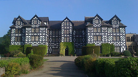 Tŷ Gregynog (llun gan/photo by Frank Steiner)
