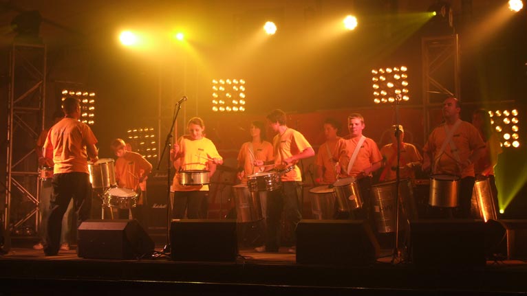Nos Lun yn yr Eisteddfod - Brwydr y Bandiau