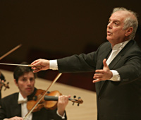 Daniel Barenboim conducts the Vienna Philharmonic Orchestra