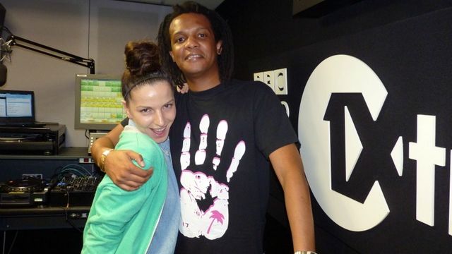 Ayah Marar performs live for Bailey