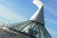 To'r Senedd, llun gan Chris Henden