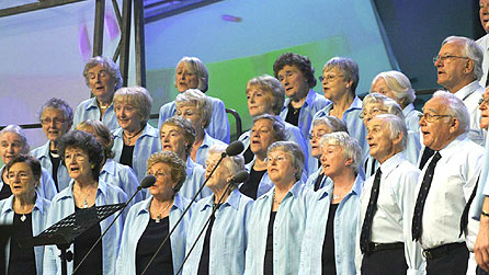 Côr Aelwyd Hamdden Caerdydd, y côr pensiynwyr buddugol 2007 