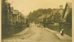 Yr un olygfa a 1. Ar y llaw dde - laundry yr ysbyty. Oddeutu diwedd 1920au. Darparwyd y cerdyn post gan Jeff ac Ann Richards 